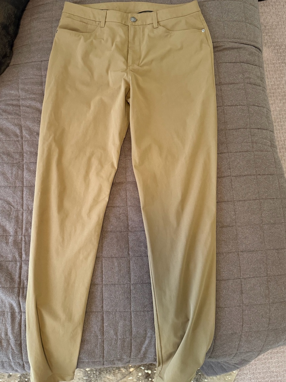 lululemon athletica Men's Chinos in Khaki